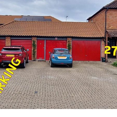 2 Minutes From Mk Central By Car- 2 Bed Apartment - 2 Free Parking Spaces- Hosted By Stayinmk Milton Keynes Exteriör bild