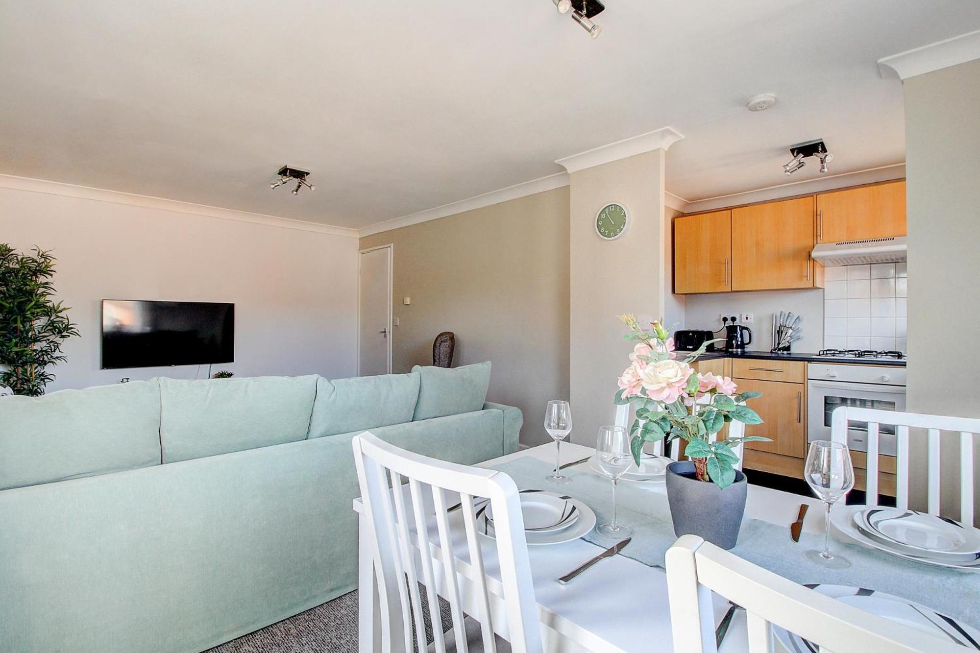 2 Minutes From Mk Central By Car- 2 Bed Apartment - 2 Free Parking Spaces- Hosted By Stayinmk Milton Keynes Exteriör bild
